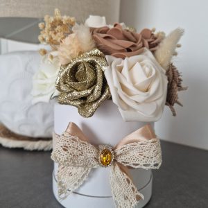 Box floral ronde (mélange aléatoire de fleurs)