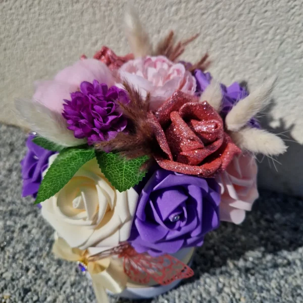 Box floral ronde (mélange aléatoire de fleurs) – Image 14