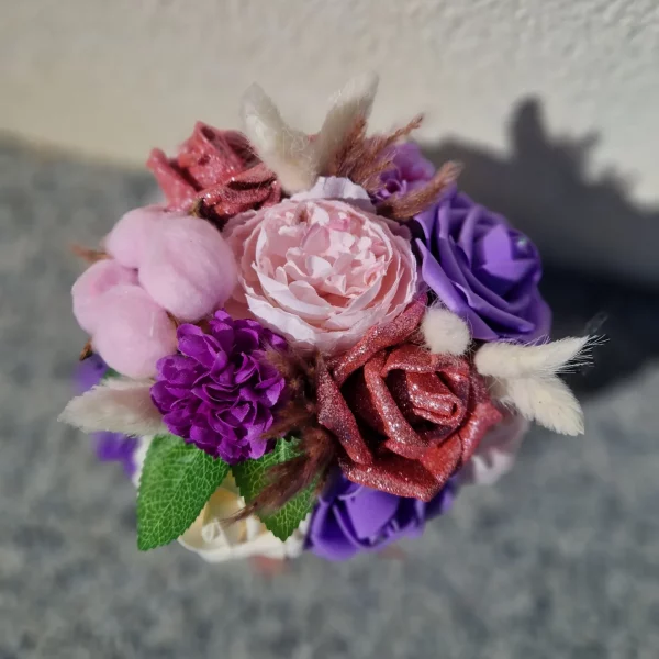 Box floral ronde (mélange aléatoire de fleurs) – Image 15