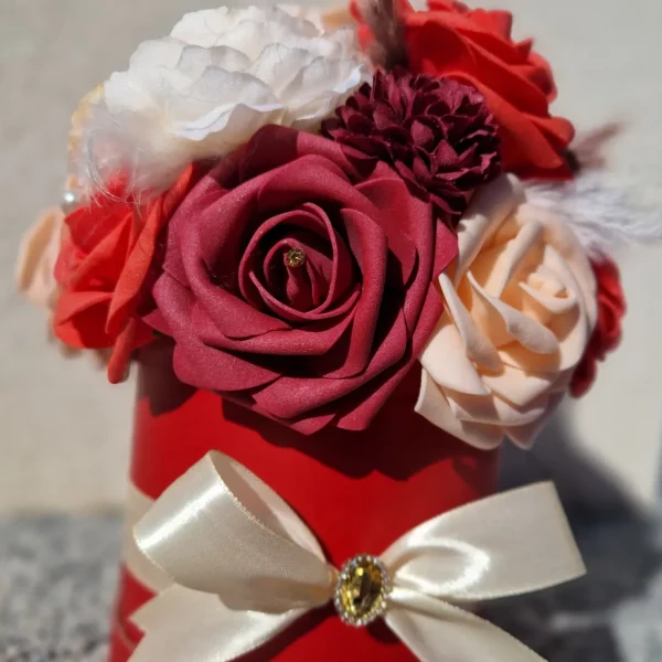 Box floral ronde (mélange aléatoire de fleurs) – Image 8